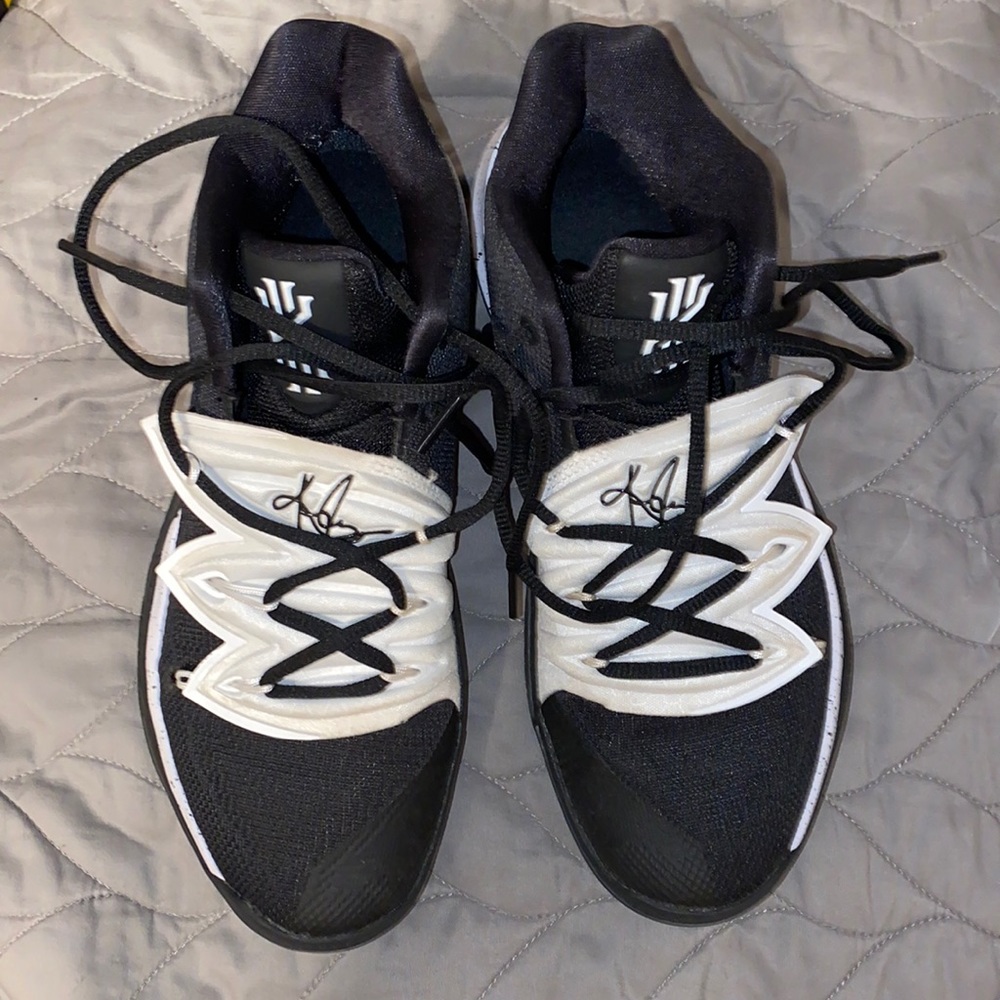Nike Kyrie 5 basketball shoes